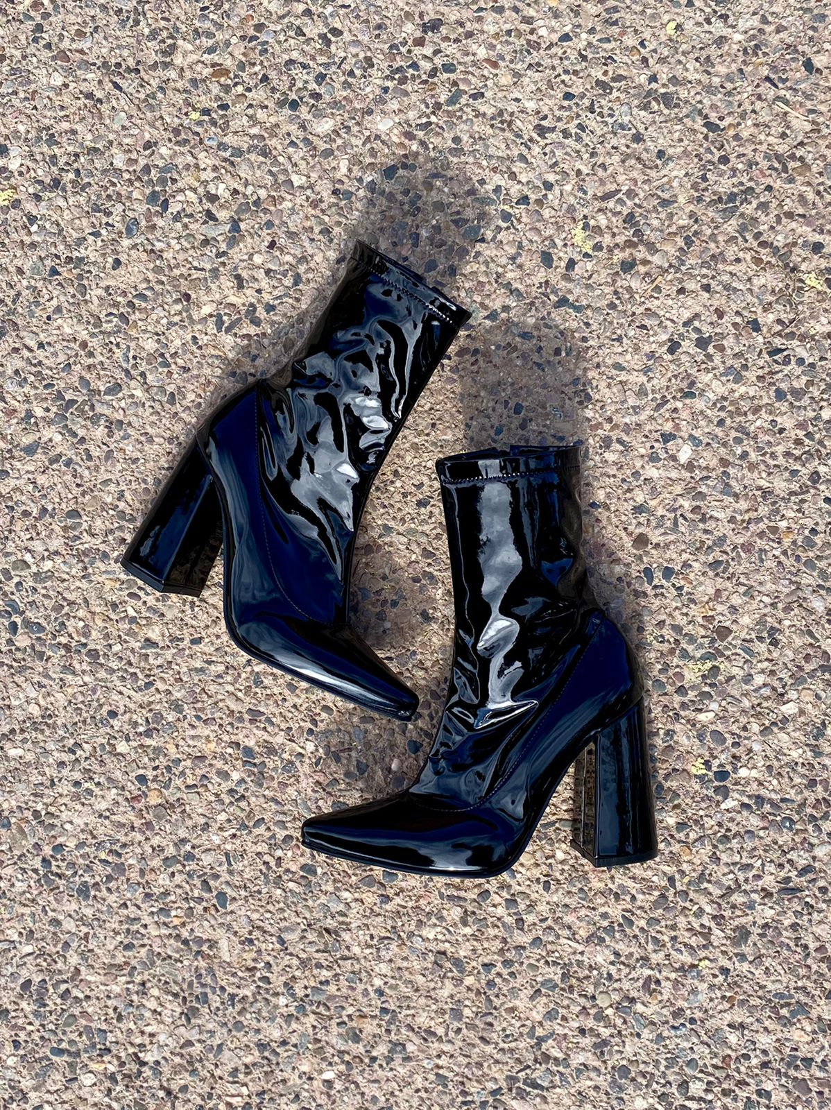 Botin Capreto Negro Charol