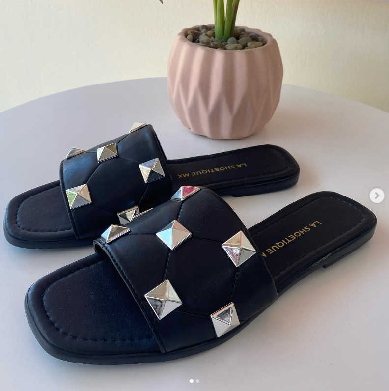Sandalias Luna Negro con Estoperoles