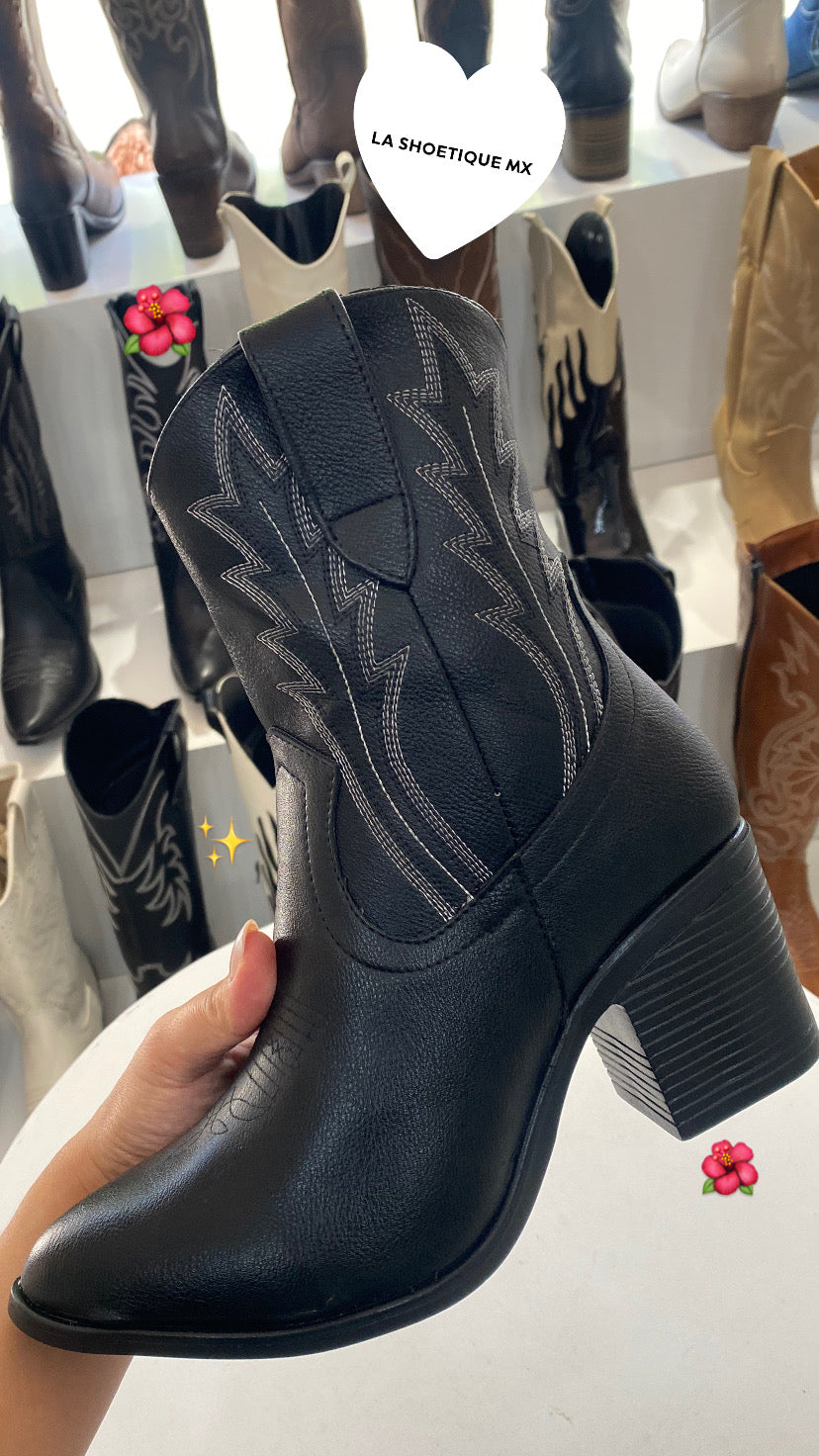 Botin Oasis Mini Negro
