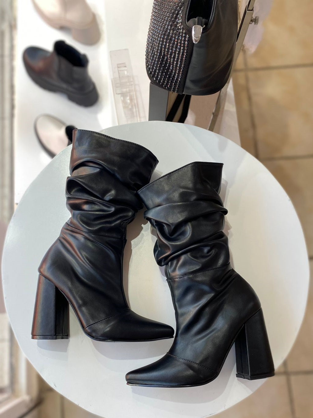 Bota Cleveland Negro