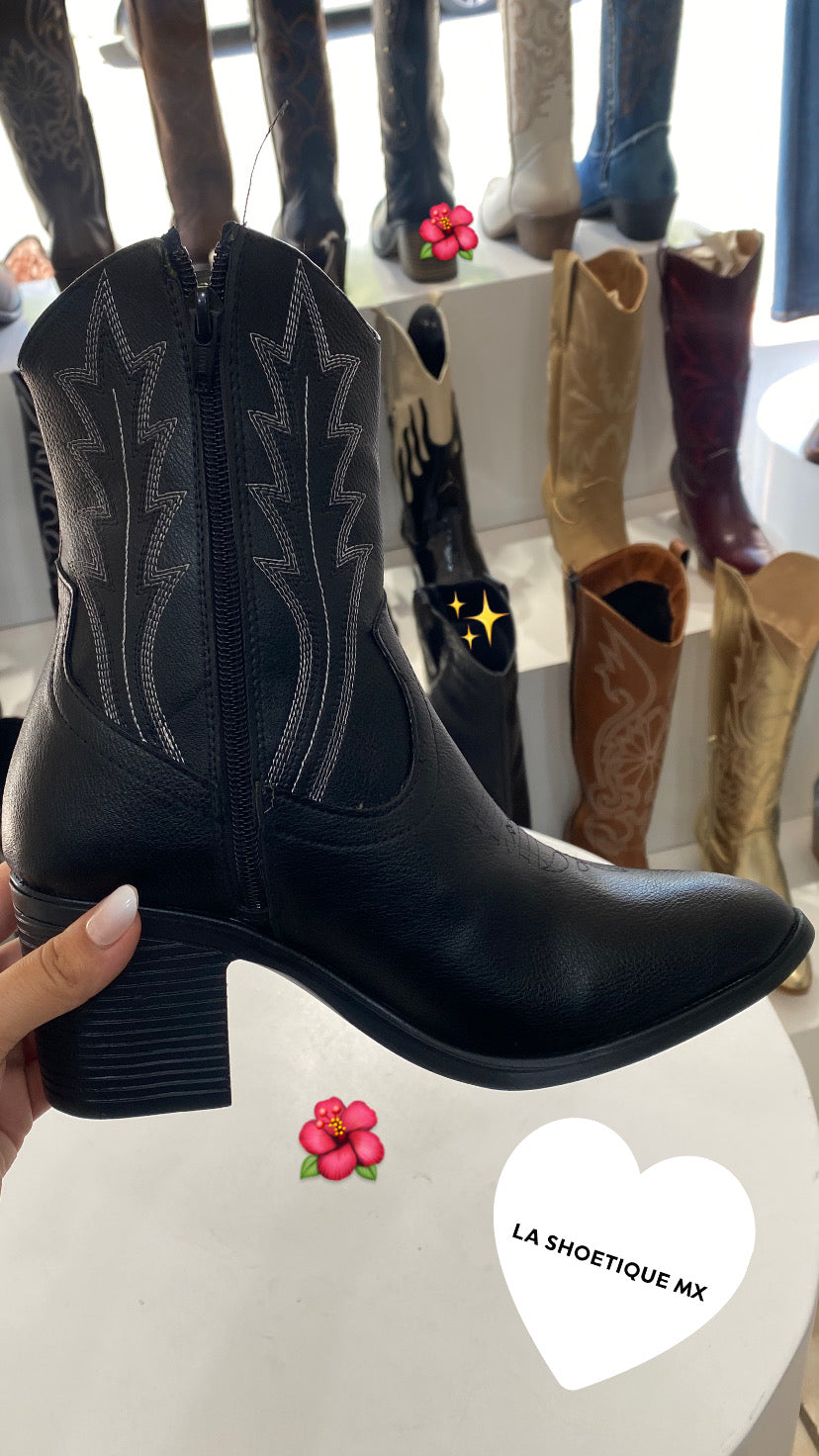Botin Oasis Mini Negro