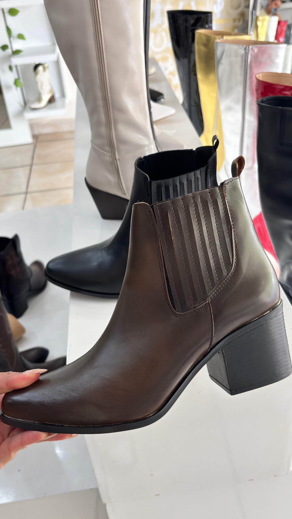 Botin Amber Café