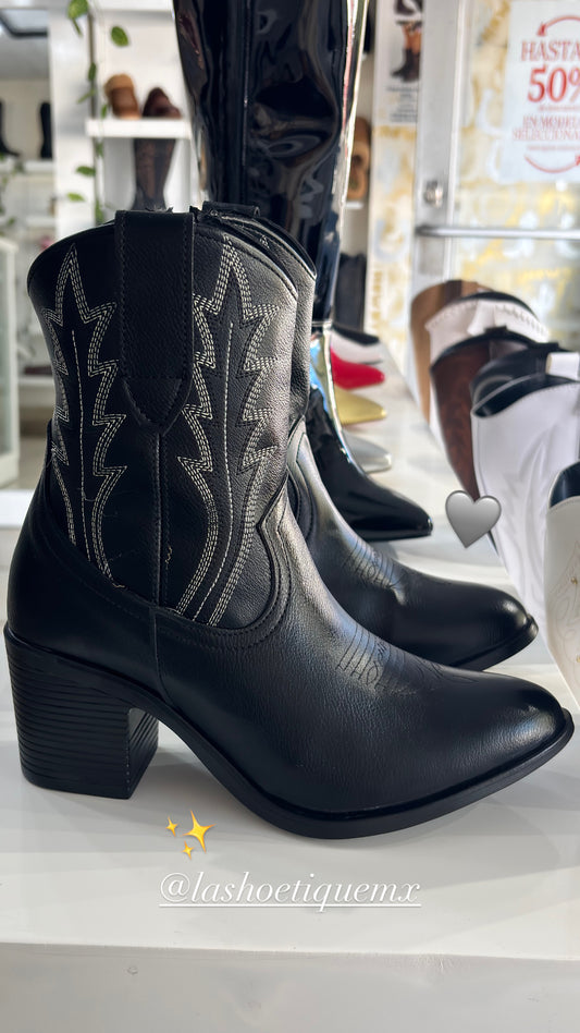 Botin Oasis Mini Negro