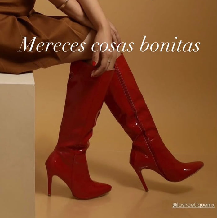 Foto de una clienta usando botas